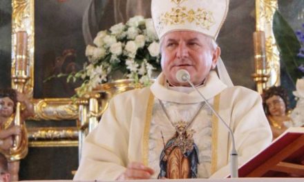 Ojciec Święty podjął decyzję w sprawie biskupa kaliskiego Edwarda Janiaka