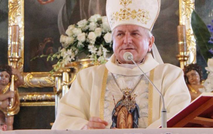 Ojciec Święty podjął decyzję w sprawie biskupa kaliskiego Edwarda Janiaka