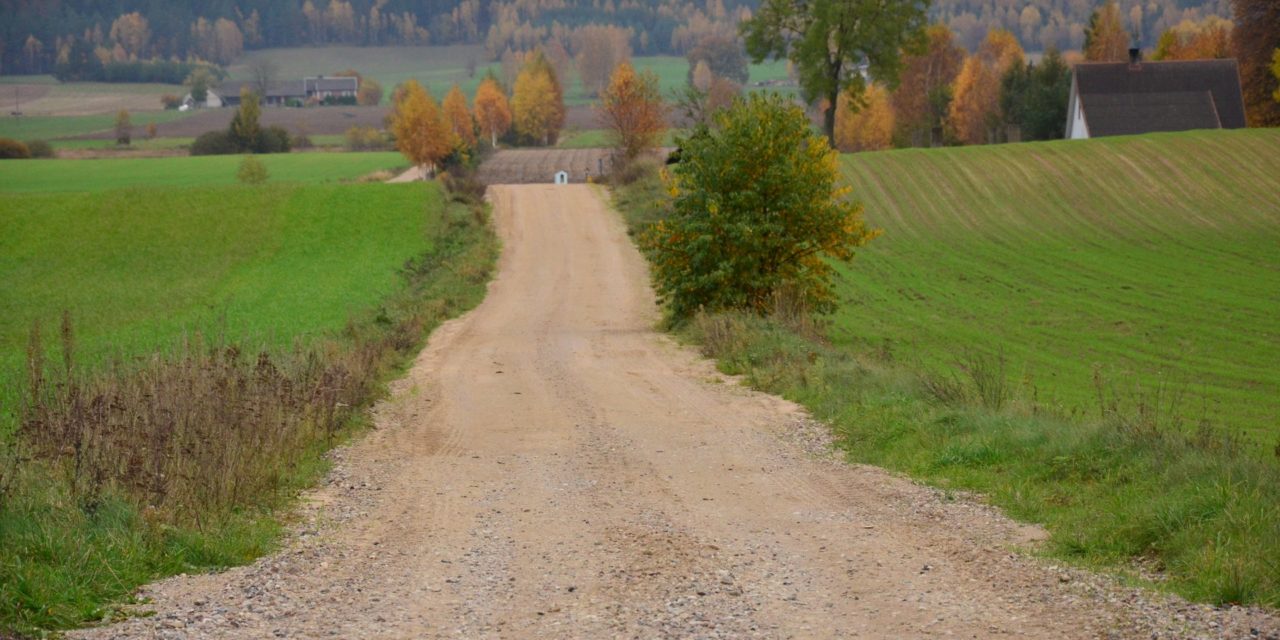 Nowe drogi dojazdowe do gruntów rolnych w powiecie ostrzeszowskim