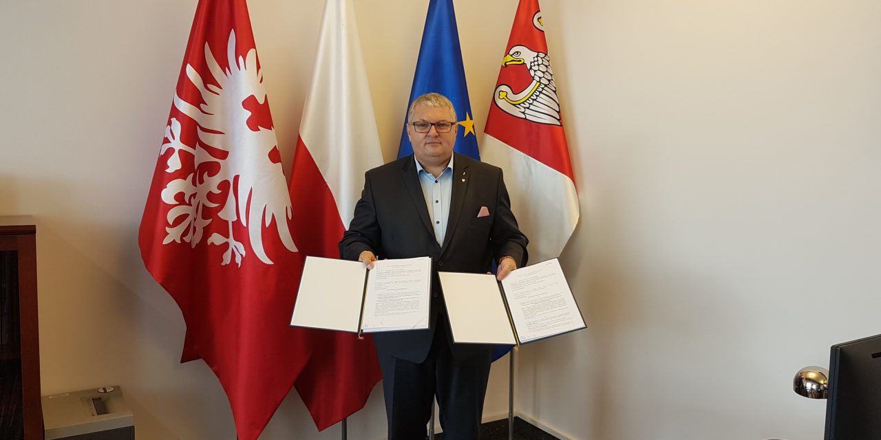 Powiat ostrzeszowski: Umowy podpisane
