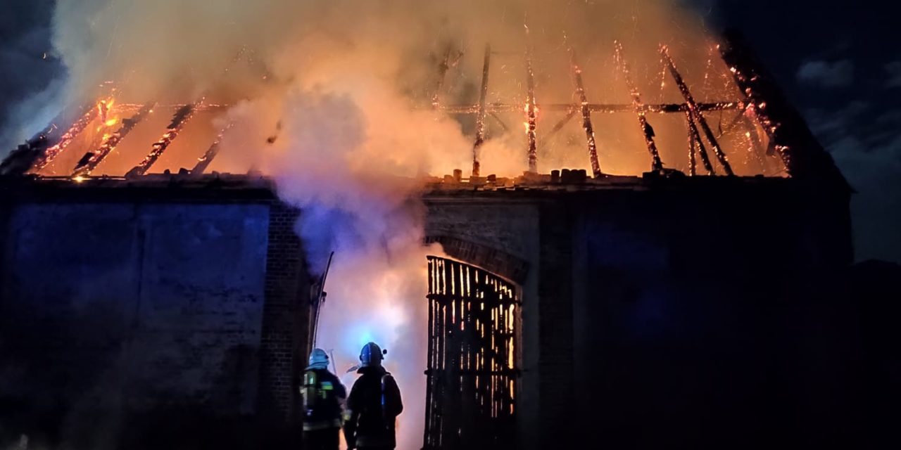 Nocny pożar w Bałdowicach. Palił się budynek gospodarczy