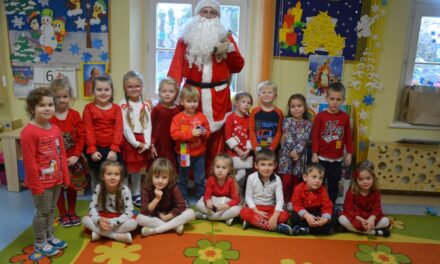 Mikołaj odwiedził przedszkola i szkoły