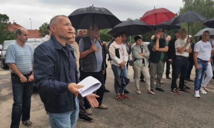 Jesteśmy przeciw! Mieszkańcy ul. Pogodnej w Ostrzeszowie i Olszyny protestują