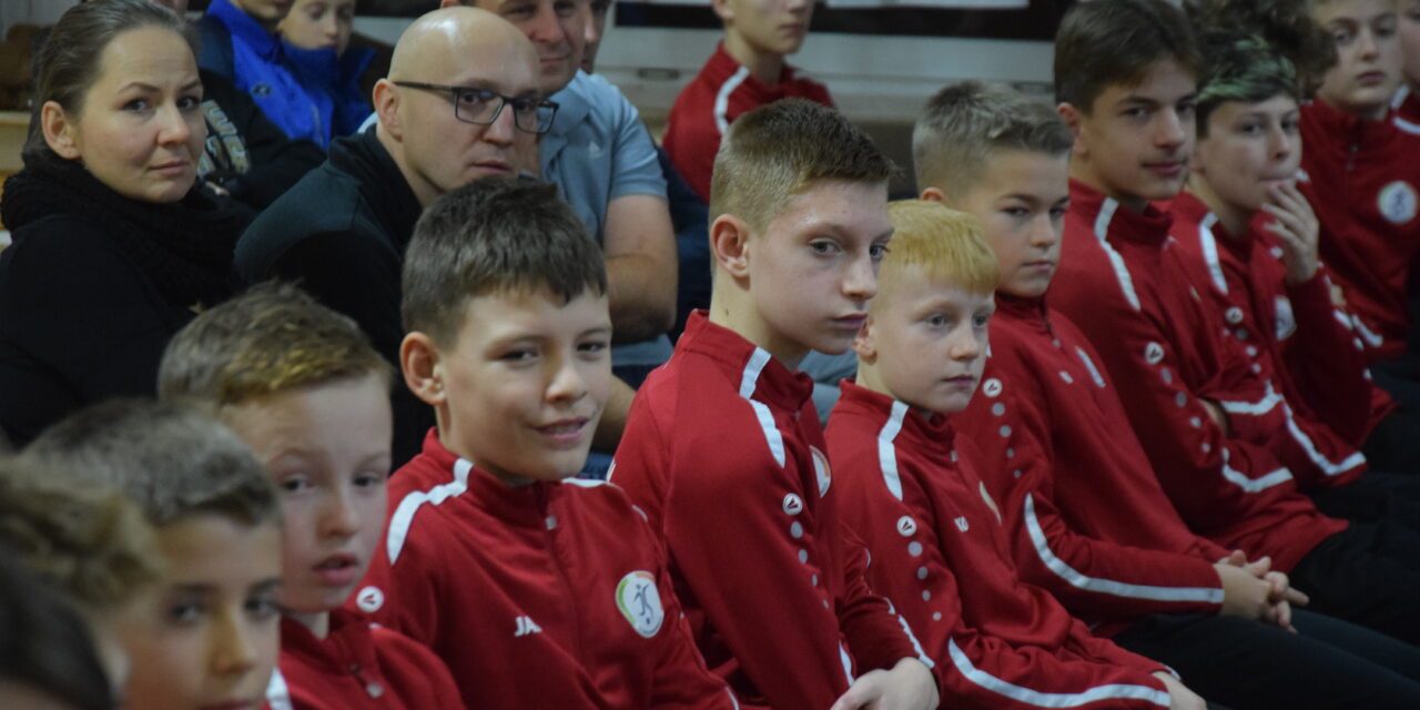 Fabian Piasecki spotkał się z młodymi piłkarzami [ZDJĘCIA]