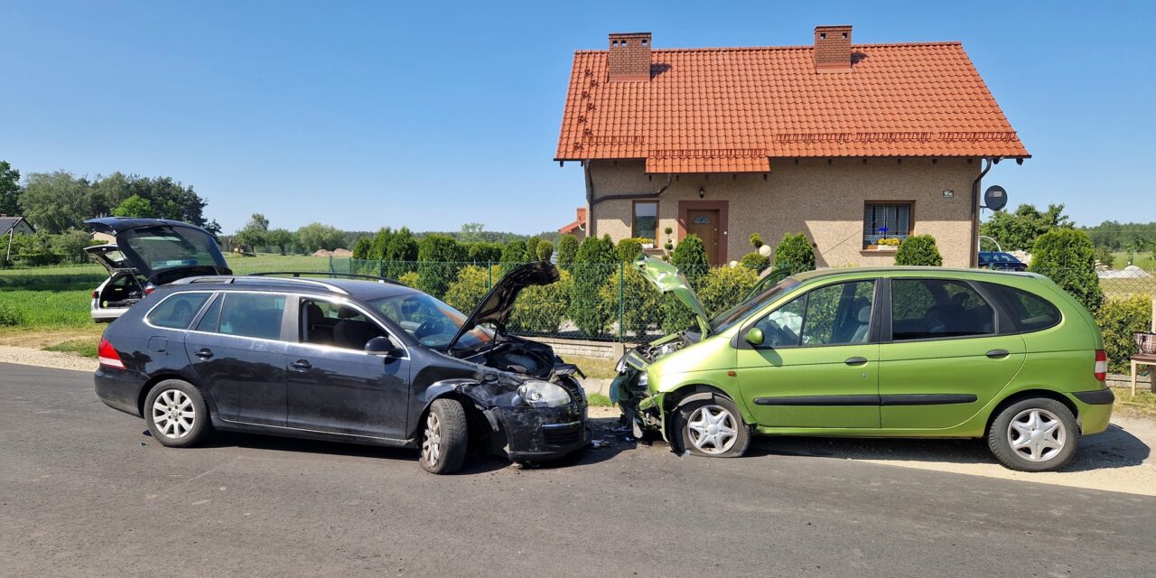 Zderzenie trzech samochodów w Mąkoszycach