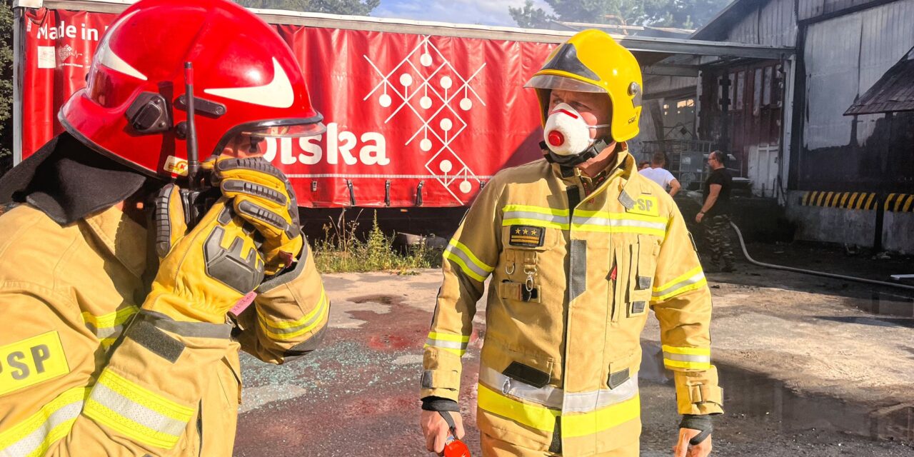 Pół miliona strat po pożarze zakładu w Kobylej Górze ZDJĘCIA