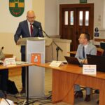 Coraz mniej nauczycieli w ostrzeszowskich szkołach. Sytuację ratują emeryci