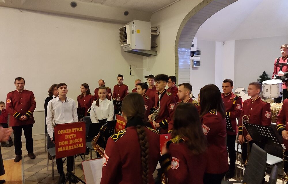 Łzy wzruszenia podczas jasełek uczniów SP w Marszałach i koncertu Don Bosco ZDJĘCIA